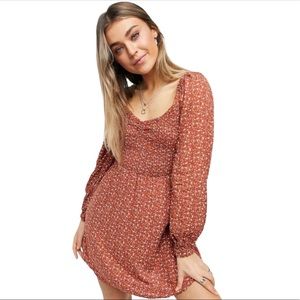 NWT HOLLISTER FLORAL PRINT VNECK MINI DRESS SIZE M